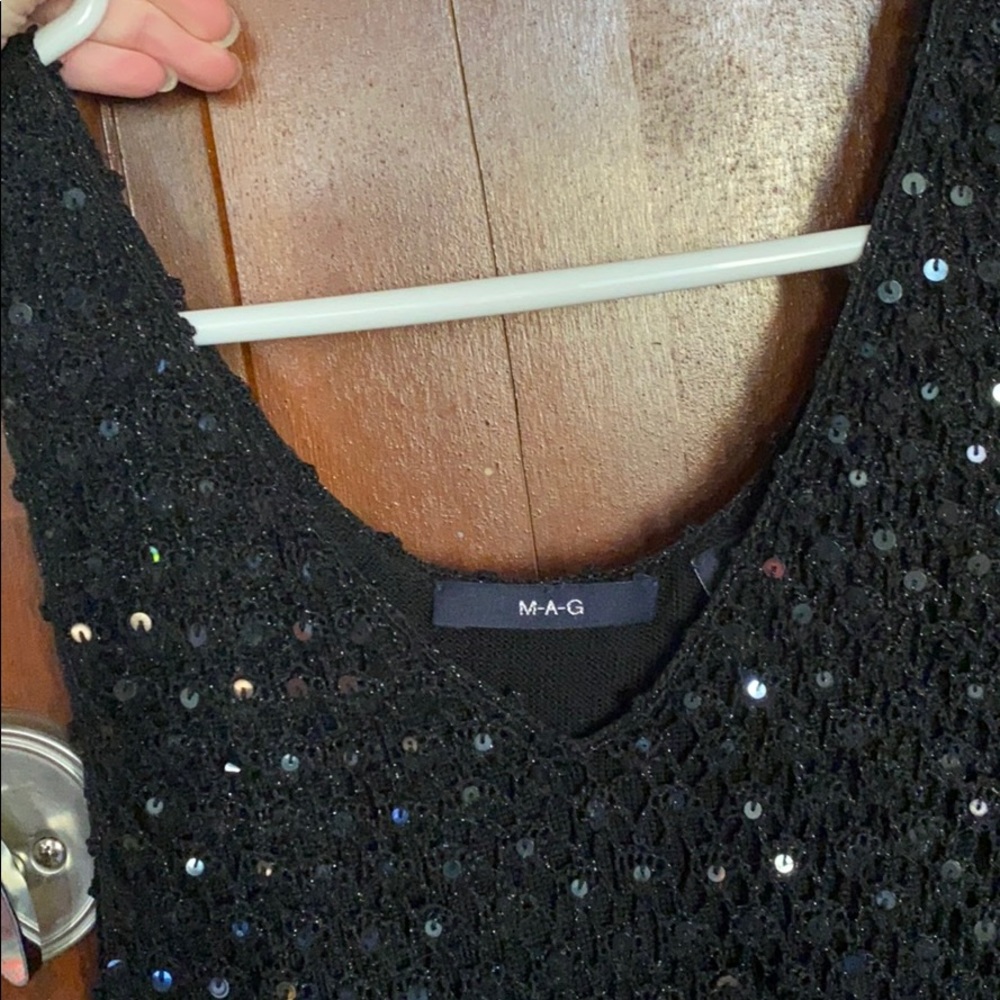 Top - Picture 4 of 7